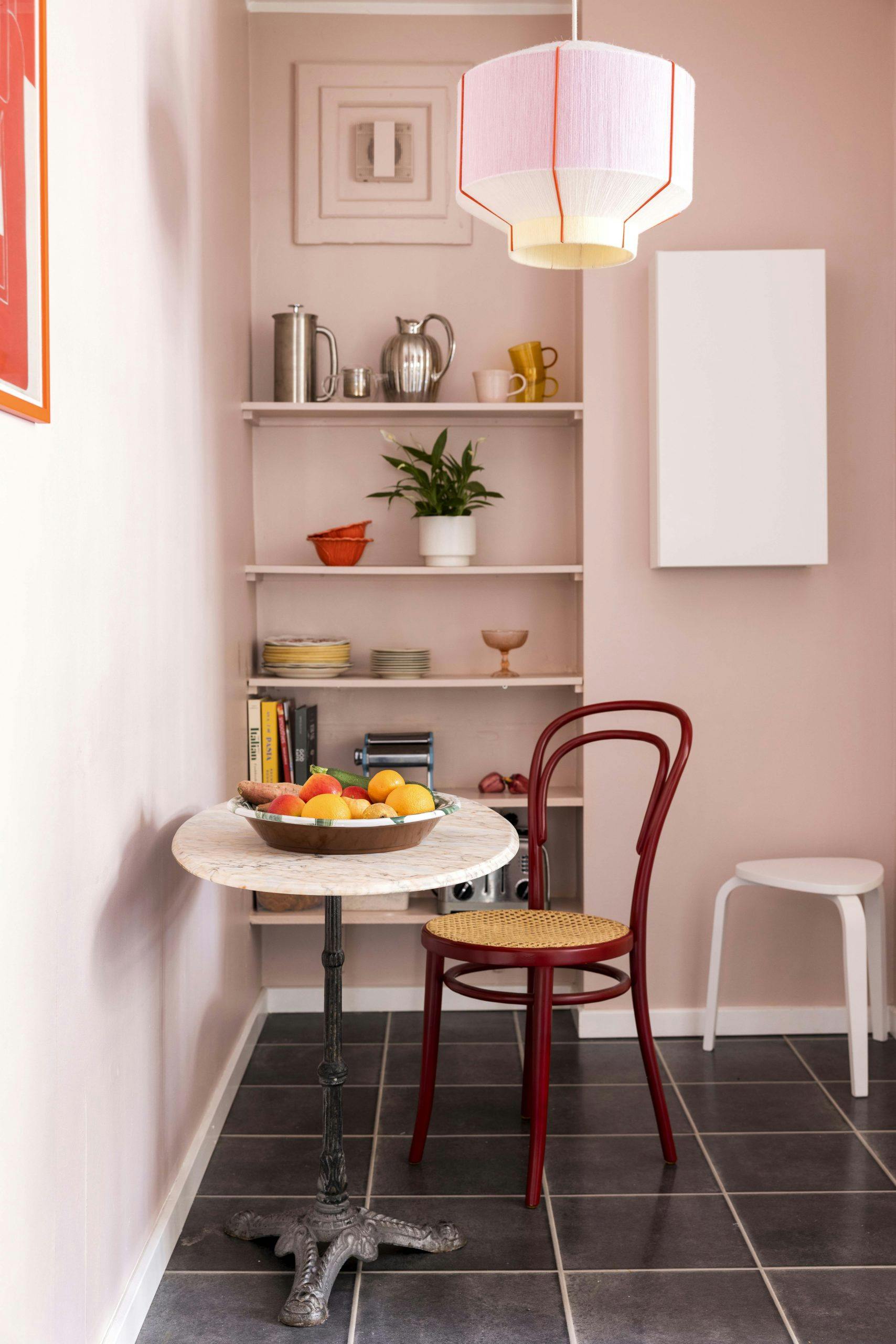MariaVesterbro231017 Detaljer fra rosa kjøkken